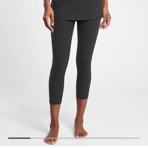 Athleta 2 n 1 Capri  with skirt size small